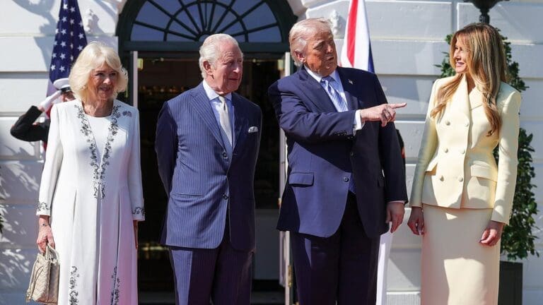 Lip Reader Uncovers Trump’s Cautionary Words to King Charles Upon Arrival