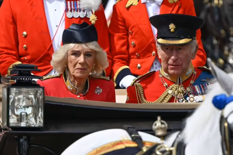 King Charles’s frustrated 5-word remark to Queen Camilla, spotted by lipreader