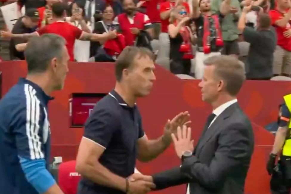 Jesse Marsch and Julen Lopetegui arguing