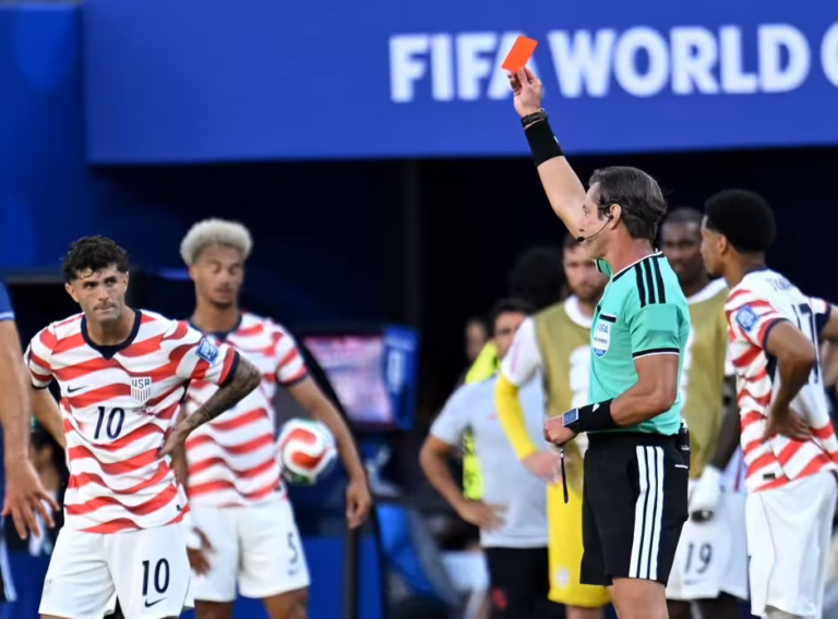 Lip Reader decodes what Kolasinac said to USMNT’s Balogun after World Cup red card