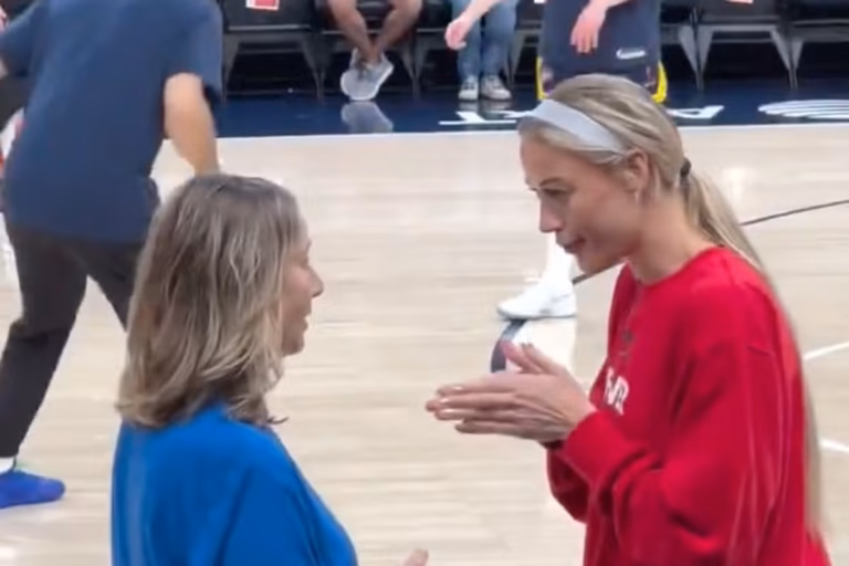 Lip reader decodes Sophie Cunningham and Cheryl Reeve conversation on court